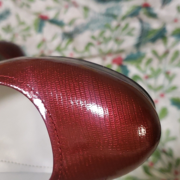 SALE!!😍🤩 Calvin Klein Shimmering Ruby Red Wooden Heels - Picture 9 of 10